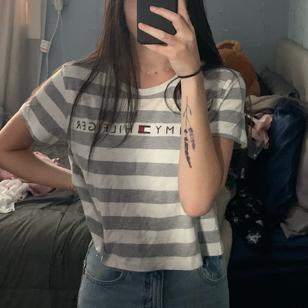 tommy hilfiger crop top
